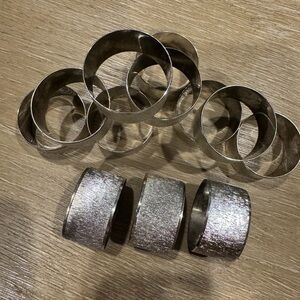 Chic Silver Napkin Rings Set